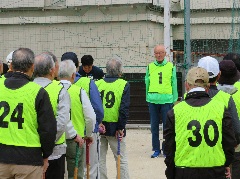 開会の挨拶をする協議会長