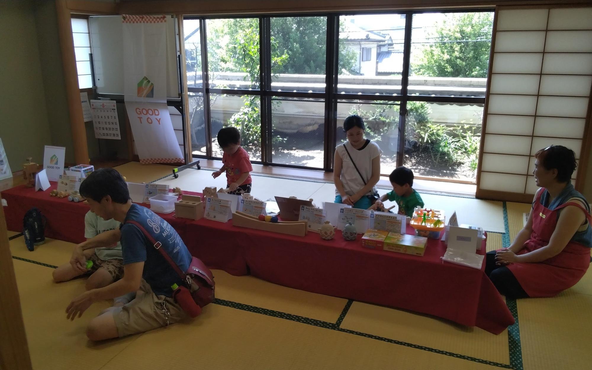 おもちゃの広場の様子1