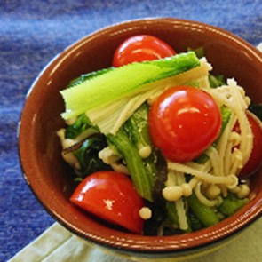 小松菜とミニトマトの和え物