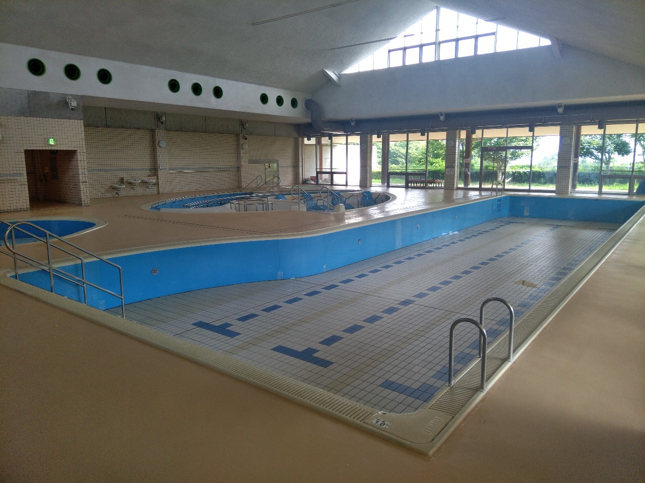 プール改修後の写真