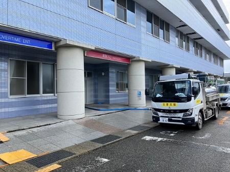 輪島病院へ給水