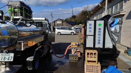 仮設給水槽へ給水
