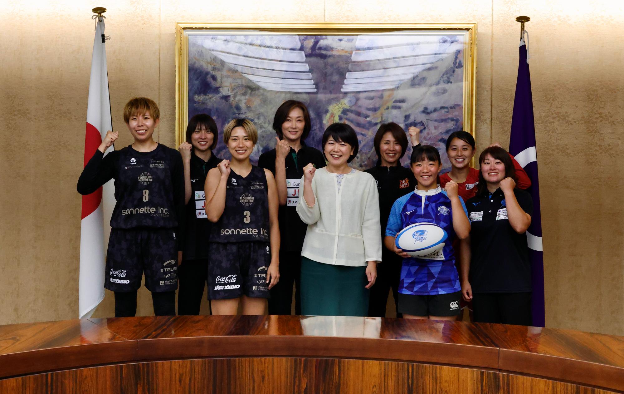 女子プロスポーツの選手や監督と小川市長