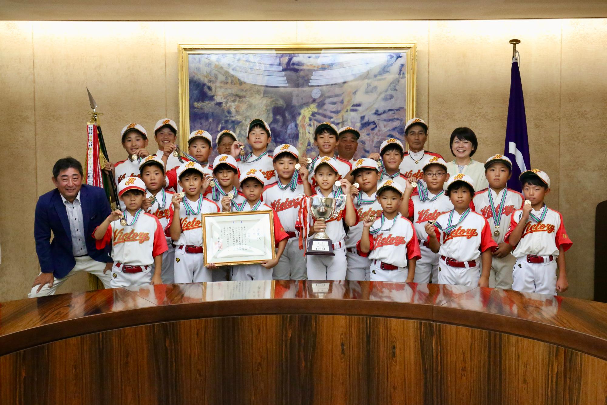 細井ビクトリーの少年たちと小川市長
