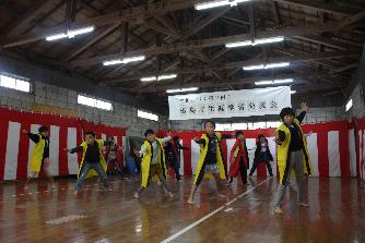 ソーラン節を踊る子どもたち