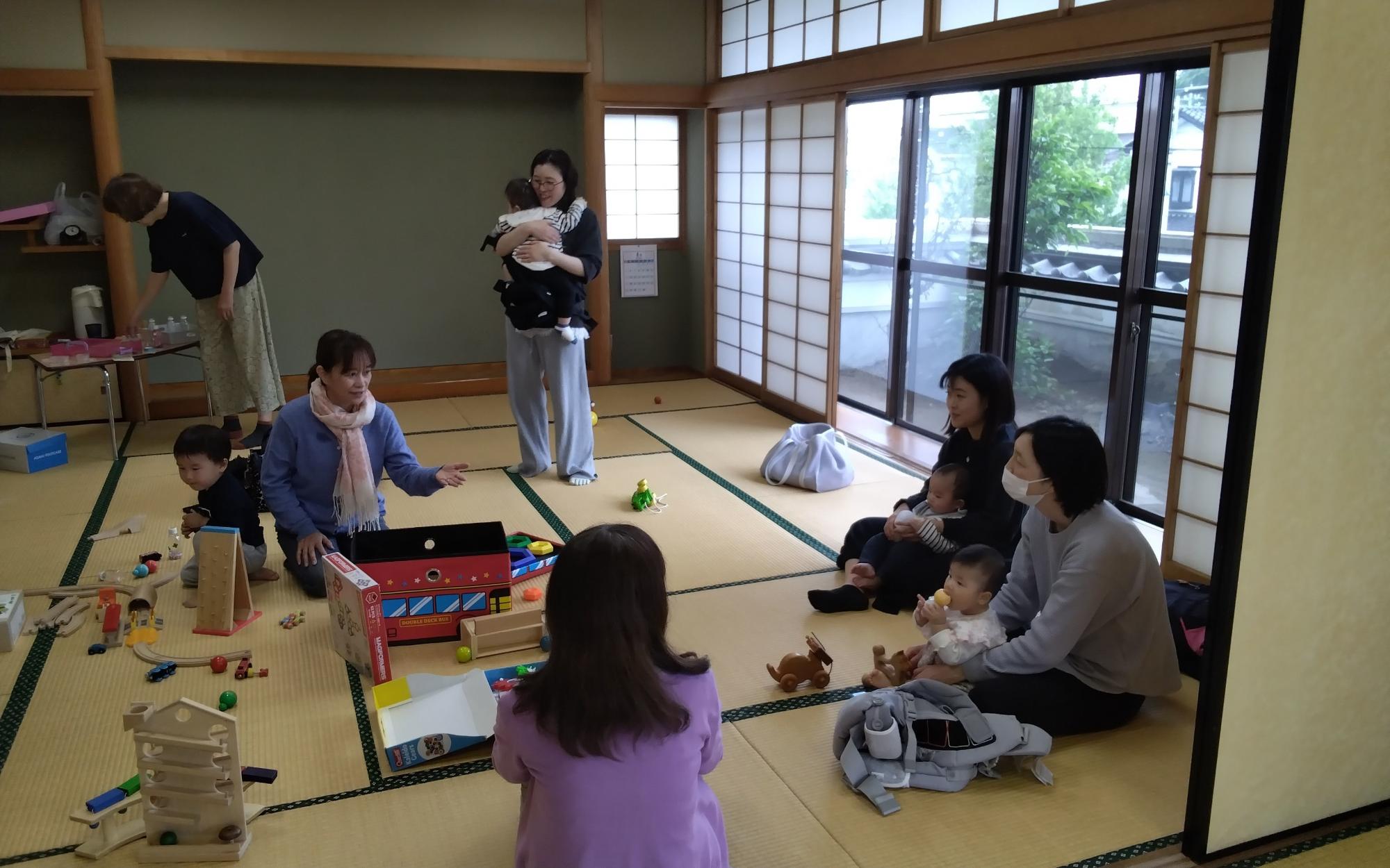 「子育てひろば」の様子