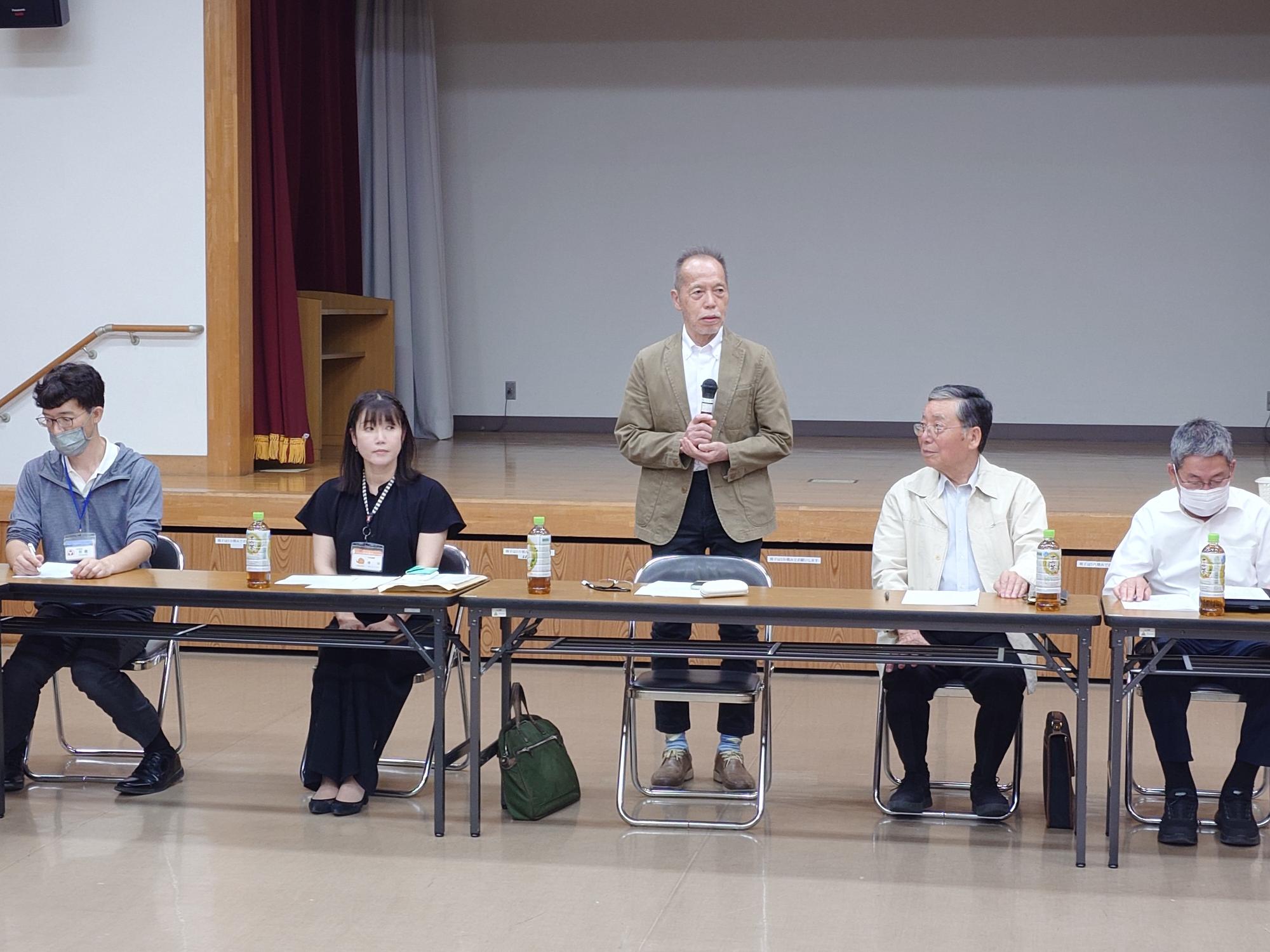 挨拶する幸山協議会会長