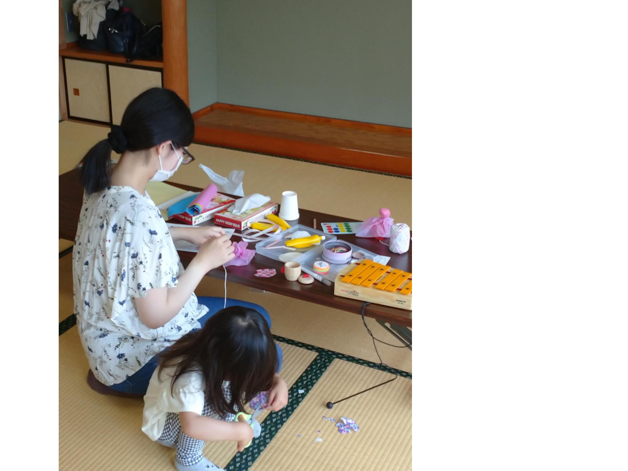 親子でチョキチョキ