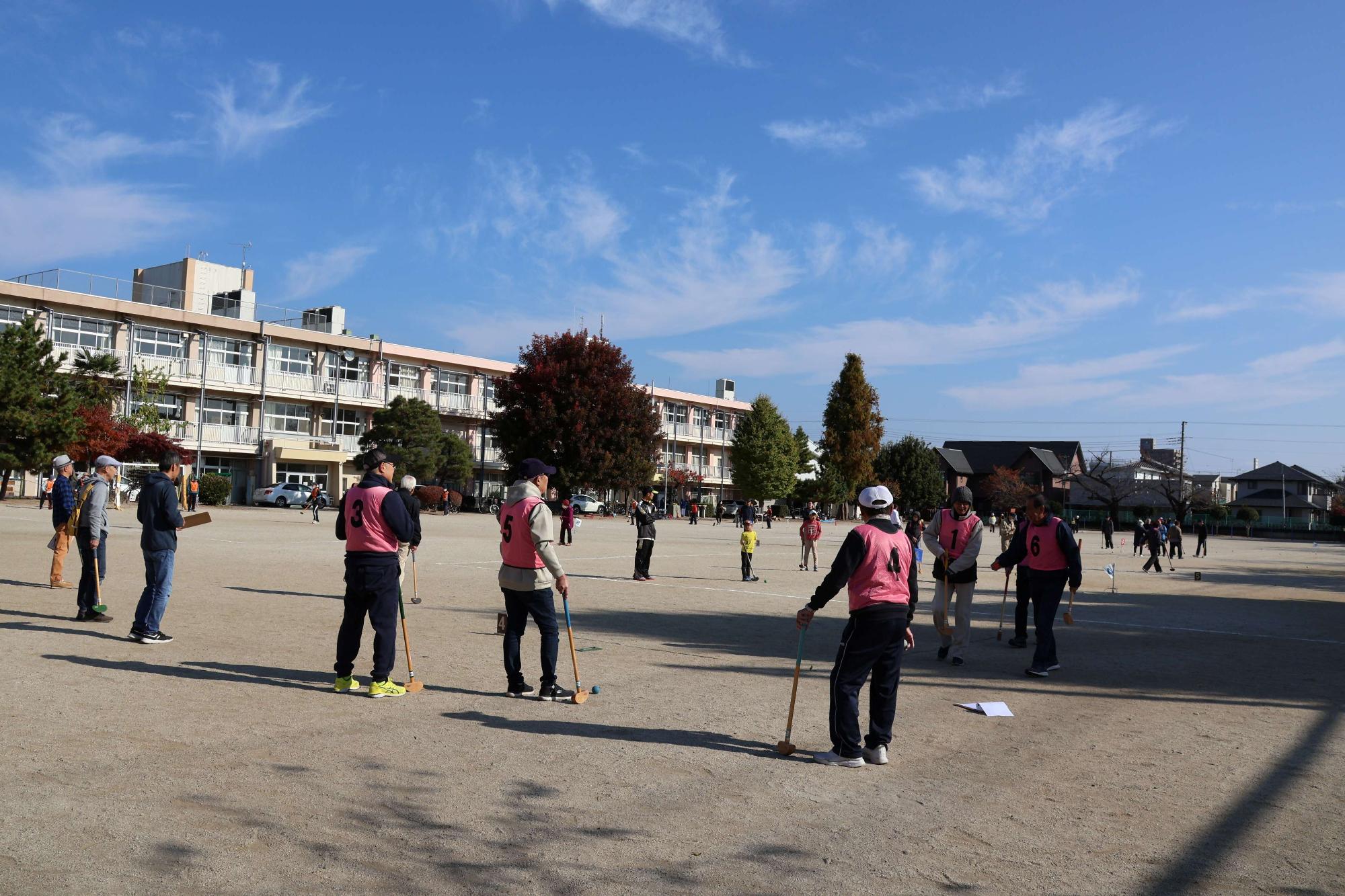 グラウンドゴルフ大会の様子