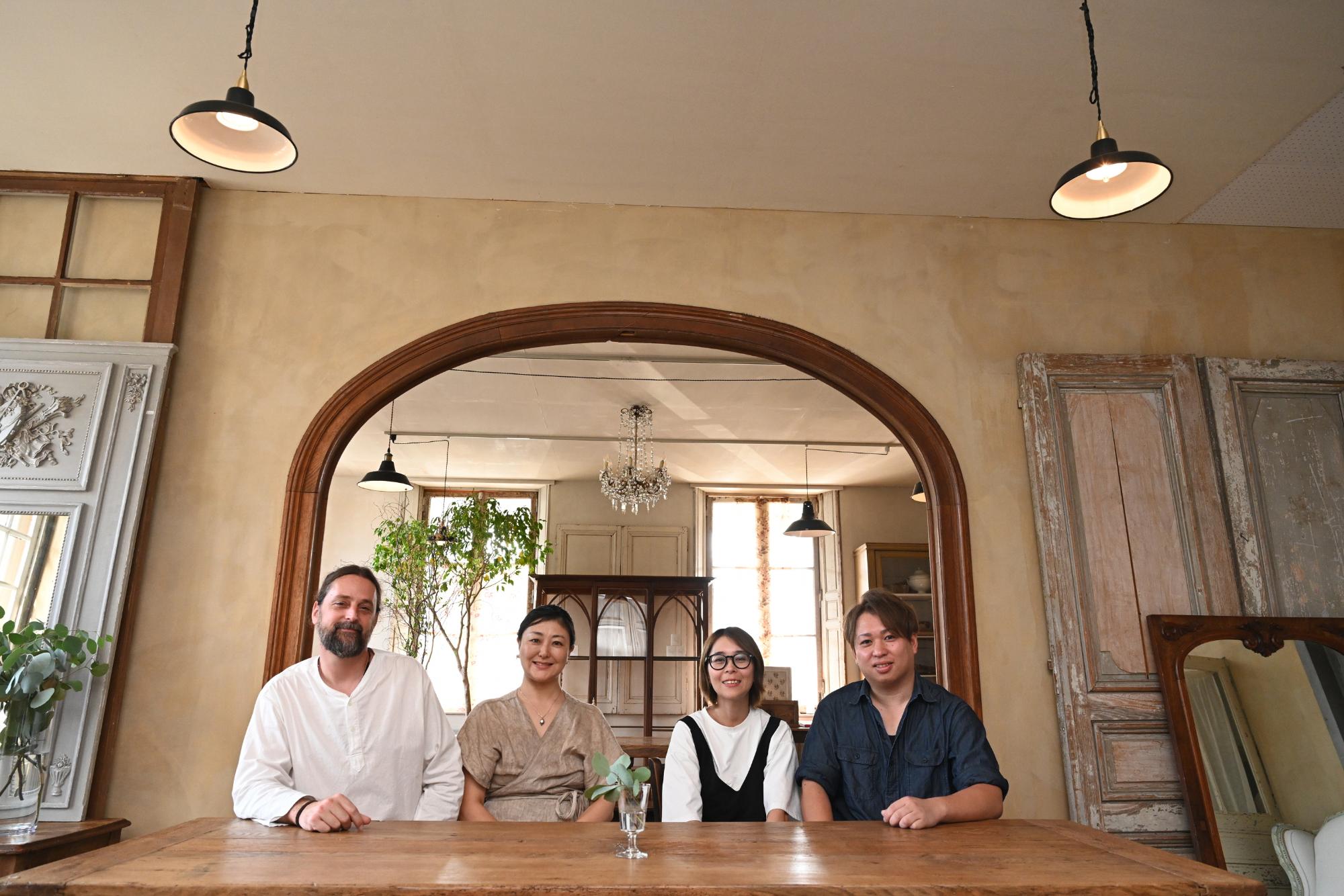 ラトリエブロカントにて撮影。