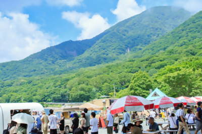 赤城山ランタン祭り昼間、大沼湖畔の写真