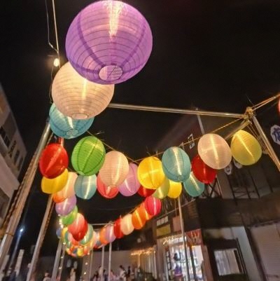 赤城山大洞商店街前のランタン掲示の写真