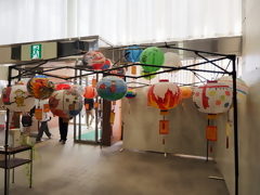 台湾からのランタンの展示