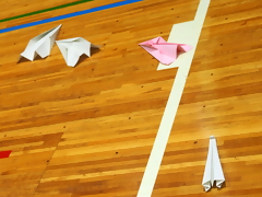 紙飛行機の写真