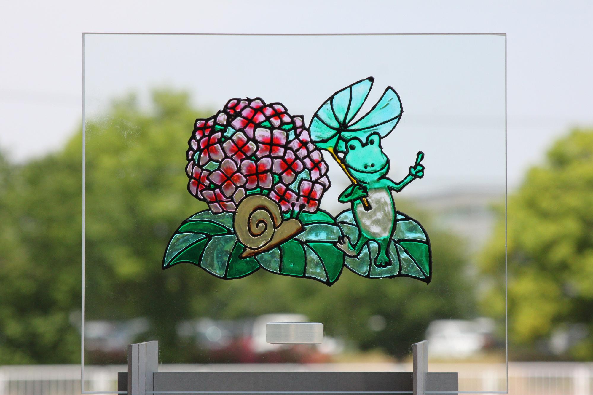 ガラス絵の具で作った紫陽花とカエルとかたつむりのシール