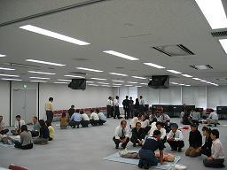消防局で開催された救急救命講習研修の全体写真