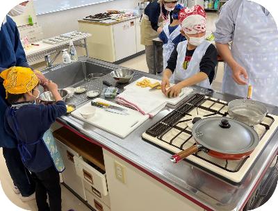 親子調理の様子