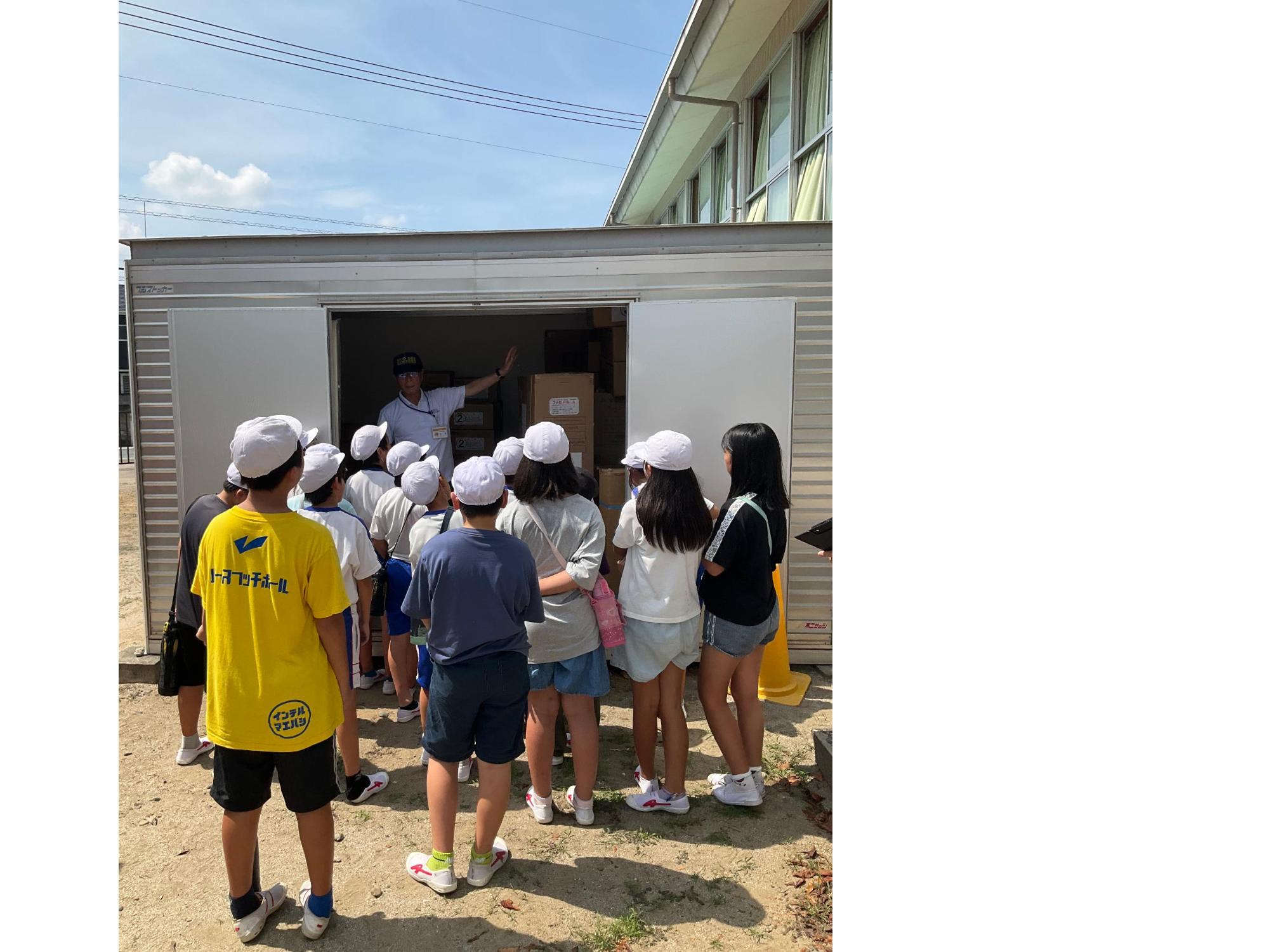 防災倉庫の見学