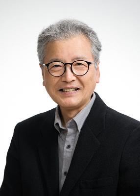 萩原朔美特別館長