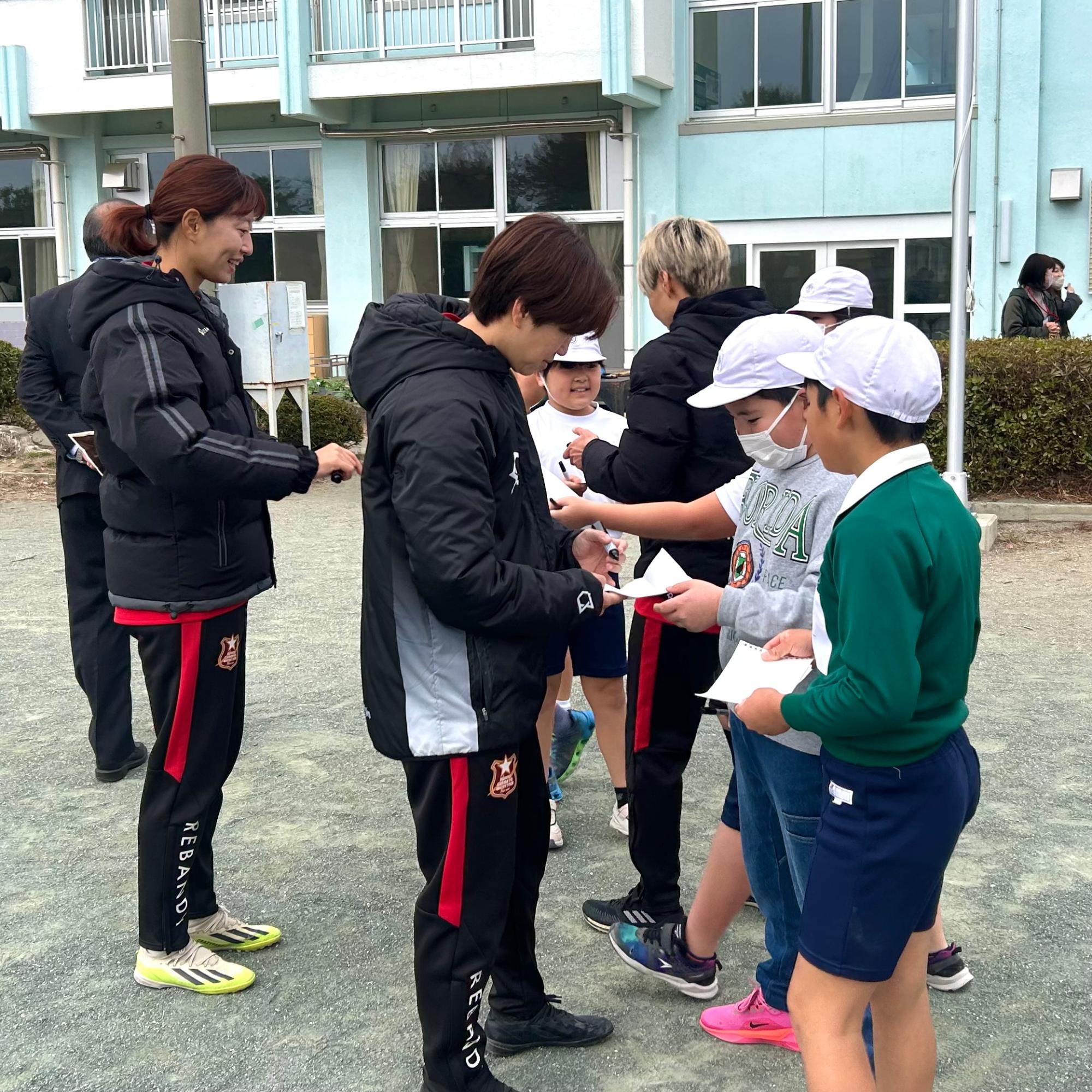 バニーズ群馬FCホワイトスター桃木小訪問授業の様子3