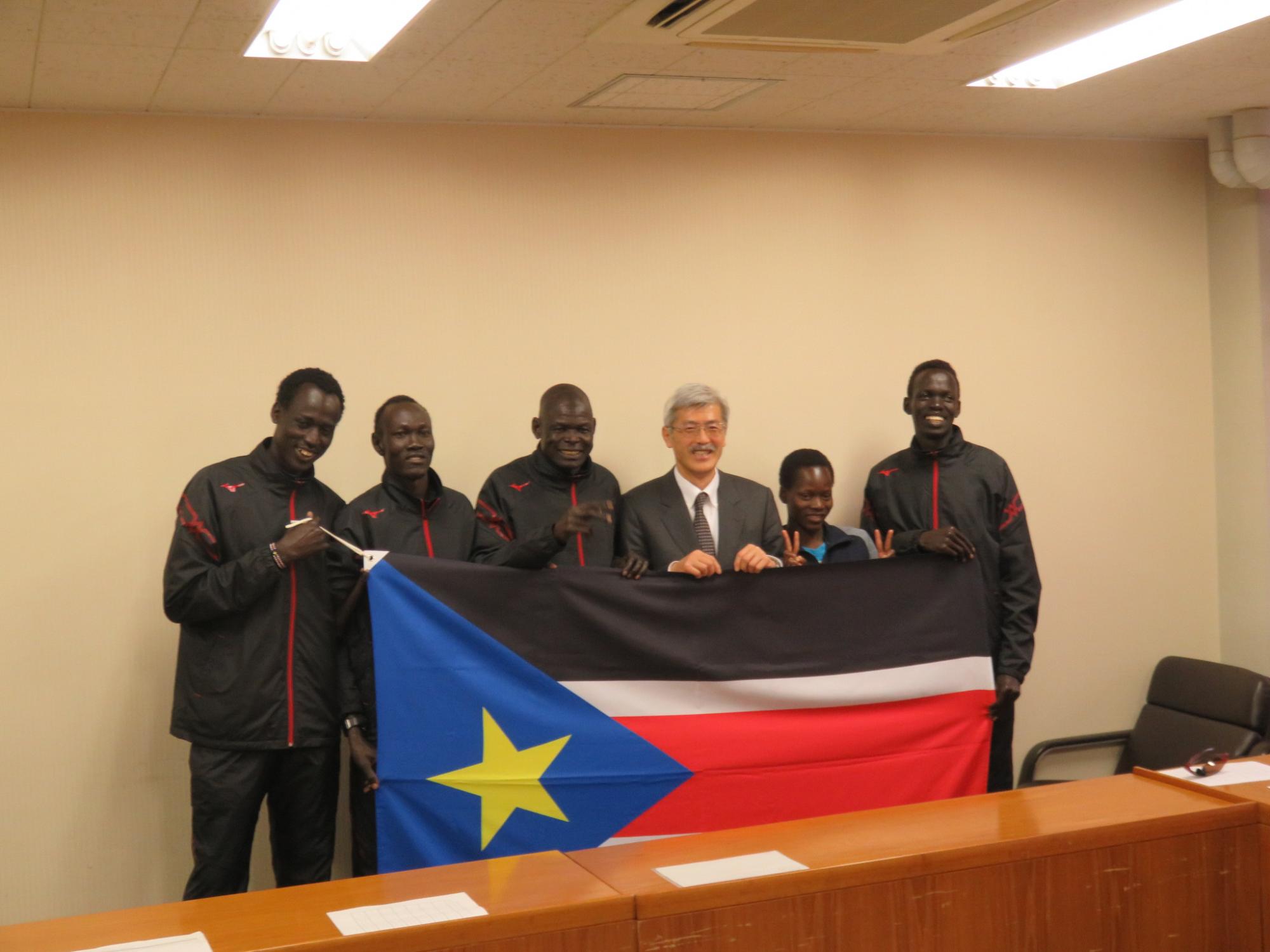 古川教授と南スーダン選手