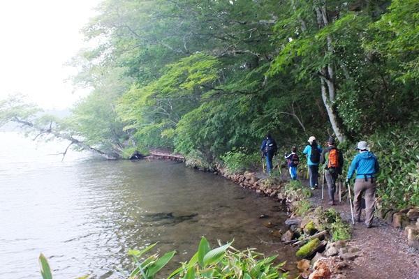 Nordic walking around Lake Onuma