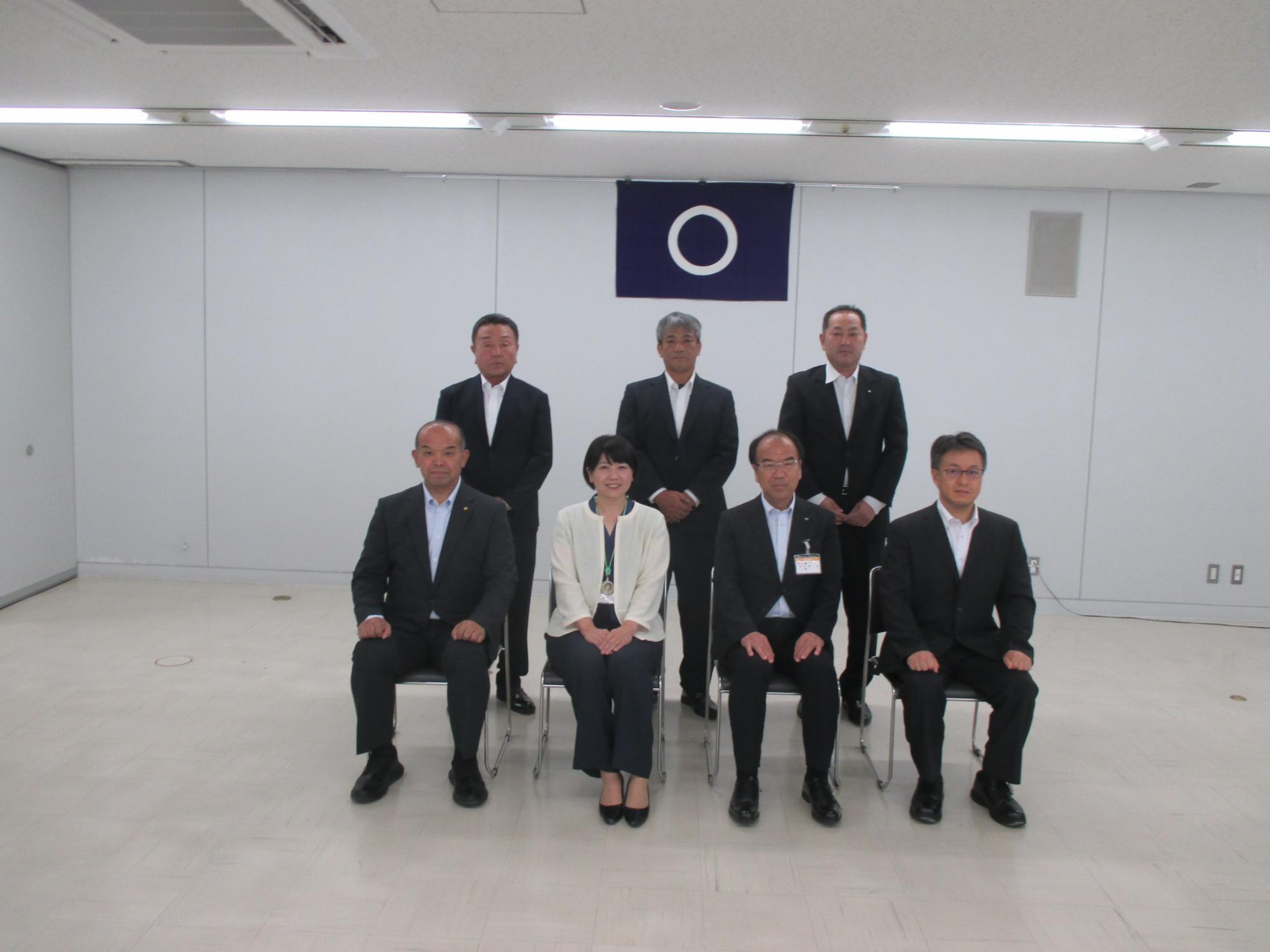 優良建設業者の技術者集合写真