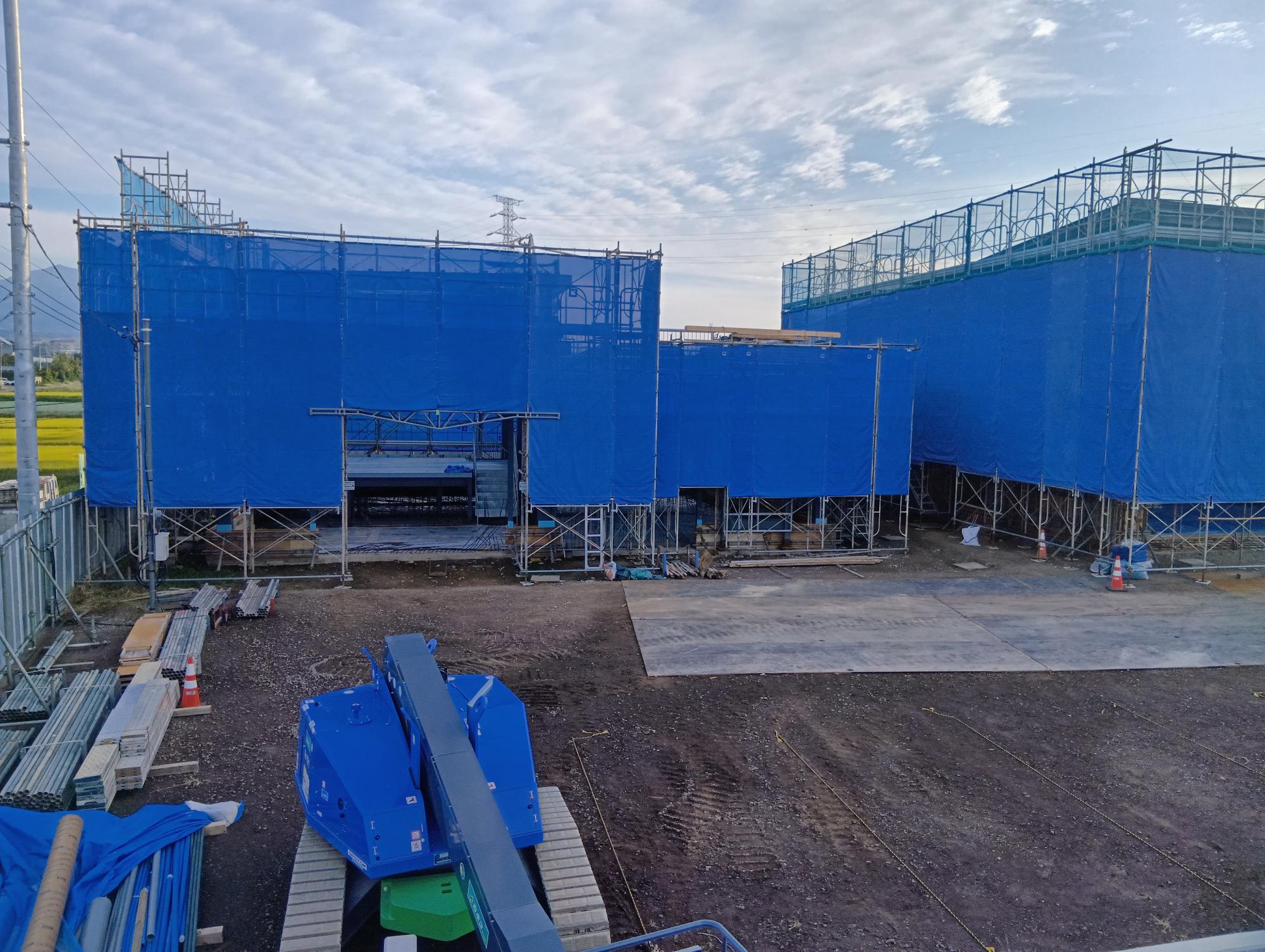 水防倉庫兼訓練足場写真