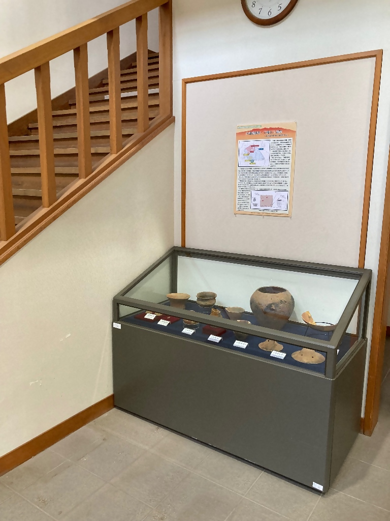 1階ロビー・階段右側のスペースで展示しています！